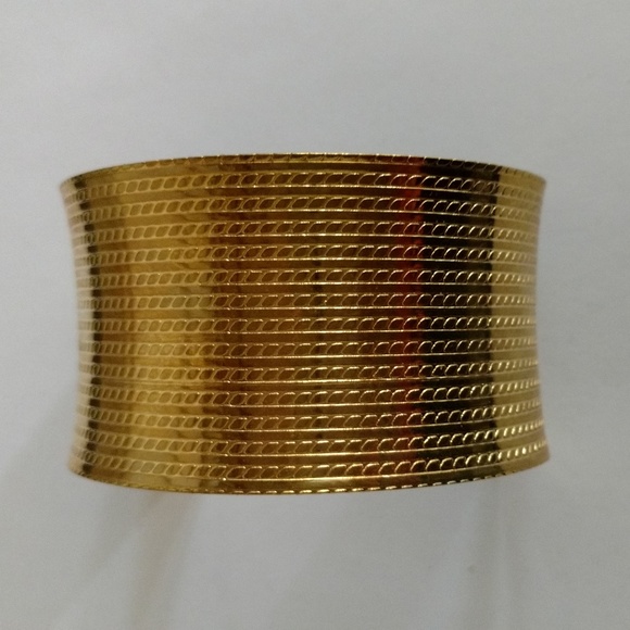 GOLD CUFF BRACELET - BRAND NEW, NEVER WORN!! - Picture 1 of 3